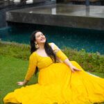 Ena Saha Instagram – Just another in my yellow world

#enasaha #photooftheday #photoshoot #actress #brown #dress #trending #statement #tollywood #tollywoodonline #outfitoftheday #actorslife #home #sunset #light #explorepage #explore #t2puparazzi #yellowdress💛