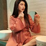 Ena Saha Instagram - 😁😝 #enasaha #photooftheday #photoshoot #actress #pink #dress #trending #statement #tollywood #tollywoodonline #outfitoftheday #actorslife #home #sunset #light #explorepage #explore #t2puparazzi