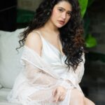 Ena Saha Instagram - A bad attitude is like a flat tire. You can't go anywhere until you change it. #enasaha #photooftheday #photoshoot #actress #white #dress #trending #statement #tollywood #tollywoodonline #outfitoftheday #actorslife #home #sunset #light #explorepage #explore #t2puparazzi