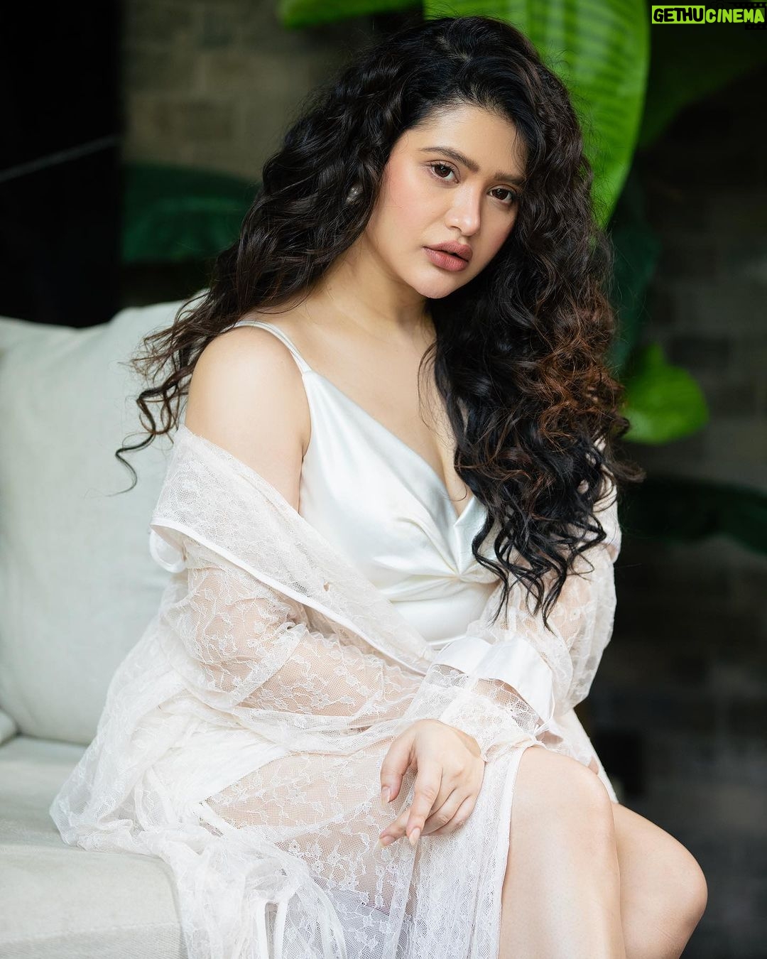 Ena Saha Instagram - A bad attitude is like a flat tire. You can't go anywhere until you change it. #enasaha #photooftheday #photoshoot #actress #white #dress #trending #statement #tollywood #tollywoodonline #outfitoftheday #actorslife #home #sunset #light #explorepage #explore #t2puparazzi