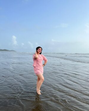 Ena Saha Instagram - "Life is better when you're laughing."

#enasaha #photooftheday #photoshoot #actress #pink #dress #trending #statement #tollywood #tollywoodonline #outfitoftheday #actorslife #home #sunset #light #explorepage #explore #t2puparazzi