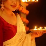Ena Saha Instagram – Old songs are always gold 

#reels #explorepage #explore #traditional #onlinetollywood #saare #reelsinstagram