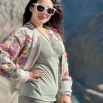 Ena Saha Instagram – The view 🤗

#enasaha #photooftheday #photoshoot #actress #brown #dress #trending #statement #tollywood #tollywoodonline #outfitoftheday #actorslife #kashmir #sunset #light #explorepage #explore #t2puparazzi