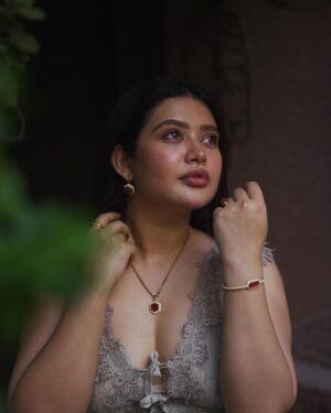 Ena Saha Instagram - Finding beauty in every little detail. ...

#enasaha #photooftheday #photoshoot #actress #brown #dress #trending #statement #tollywood #tollywoodonline #outfitoftheday #actorslife #home #sunset #light #explorepage #explore #t2puparazzi