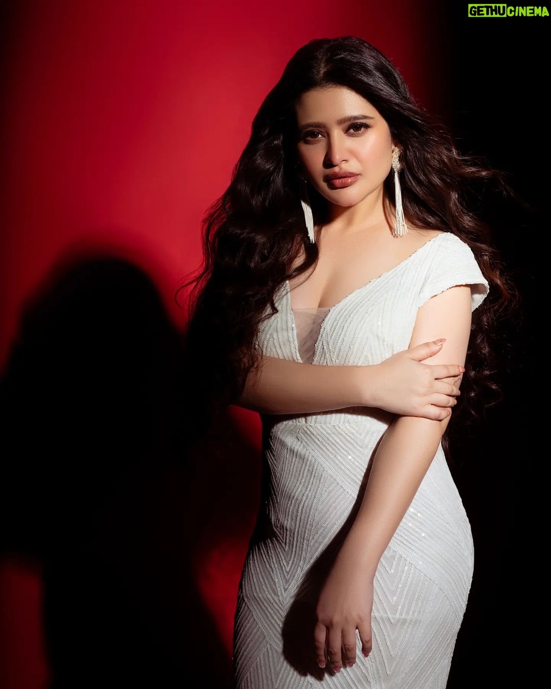 Ena Saha Instagram - #calcuttaschoolofcontemporaryphotography #cscp #cscpforever #nikon #nikonindia #nikonasia #vogue #voguemagazine #vogueitalia #vogueindia #harpersbazaar #potrait #portraitsofficial #model #fashion #instafashion #fashionportrait #fashionphotography #fashionphotographer #fashionmodel #modelzgalery #tollyplanetbangla #studiofashion #westernfashion #instagram #instagramers #instadaily #photooftheday @ena1996gemini @kiara_sen111 @sahababusona @cscp.school @nikonindiaofficial @nikonasia @studio.32f Kolkata - The City of Joy