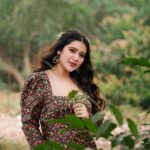 Ena Saha Instagram – Happy galentines day to all my girlies out there…..

Photo:- @abhinaskarphotography 
Video:- @argha_giri 
Creative Designer:- @_rimi24_ 
Hairstylist:- @debashree_nandy 

#enasaha #photooftheday #photoshoot #actress #brown #dress #trending #statement #tollywood #tollywoodonline #outfitoftheday #actorslife #home #sunset #light #explorepage #explore #t2puparazzi