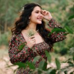 Ena Saha Instagram - Happy galentines day to all my girlies out there….. Photo:- @abhinaskarphotography Video:- @argha_giri Creative Designer:- @_rimi24_ Hairstylist:- @debashree_nandy #enasaha #photooftheday #photoshoot #actress #brown #dress #trending #statement #tollywood #tollywoodonline #outfitoftheday #actorslife #home #sunset #light #explorepage #explore #t2puparazzi