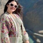 Ena Saha Instagram – The view 🤗

#enasaha #photooftheday #photoshoot #actress #brown #dress #trending #statement #tollywood #tollywoodonline #outfitoftheday #actorslife #kashmir #sunset #light #explorepage #explore #t2puparazzi