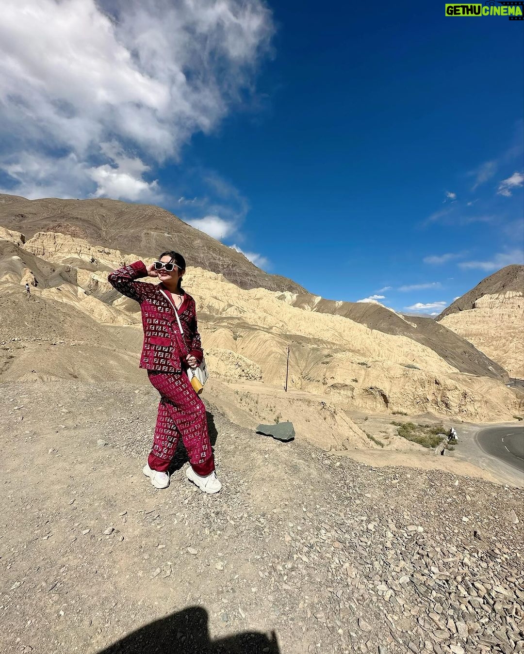 Ena Saha Instagram - Life is a climb, but the view is great. #enasaha #photooftheday #photoshoot #actress #brown #dress #trending #statement #tollywood #tollywoodonline #outfitoftheday #actorslife #home #sunset #light #explorepage #explore #t2puparazzi