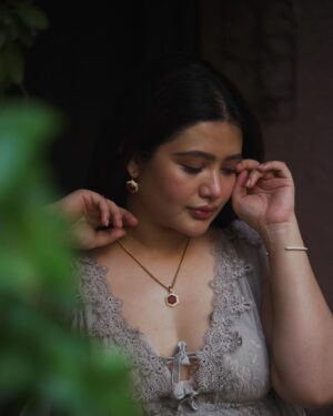 Ena Saha Instagram - Finding beauty in every little detail. ...

#enasaha #photooftheday #photoshoot #actress #brown #dress #trending #statement #tollywood #tollywoodonline #outfitoftheday #actorslife #home #sunset #light #explorepage #explore #t2puparazzi