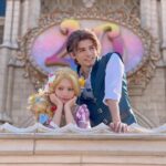 Enako Instagram - 人生初のDハロに行ってきました✨ 『塔の上のラプンツェル』のラプンツェルの仮装したよ🌸 (横にいるフリンはスタンミ) #disneyland #disneyhalloween #dハロ #dハロ仮装
