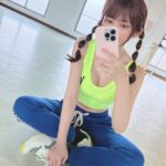 Enako Instagram - ただいま発売中の『ヤングチャンピオン烈』表紙です🌟