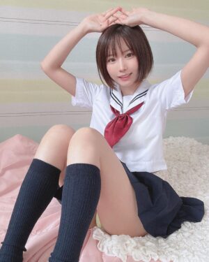 Enako Instagram - 本日発売の『漫画アクション』表紙です🎐