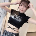 Enako Instagram - ダンスレッスン中のえなこチャン🕺