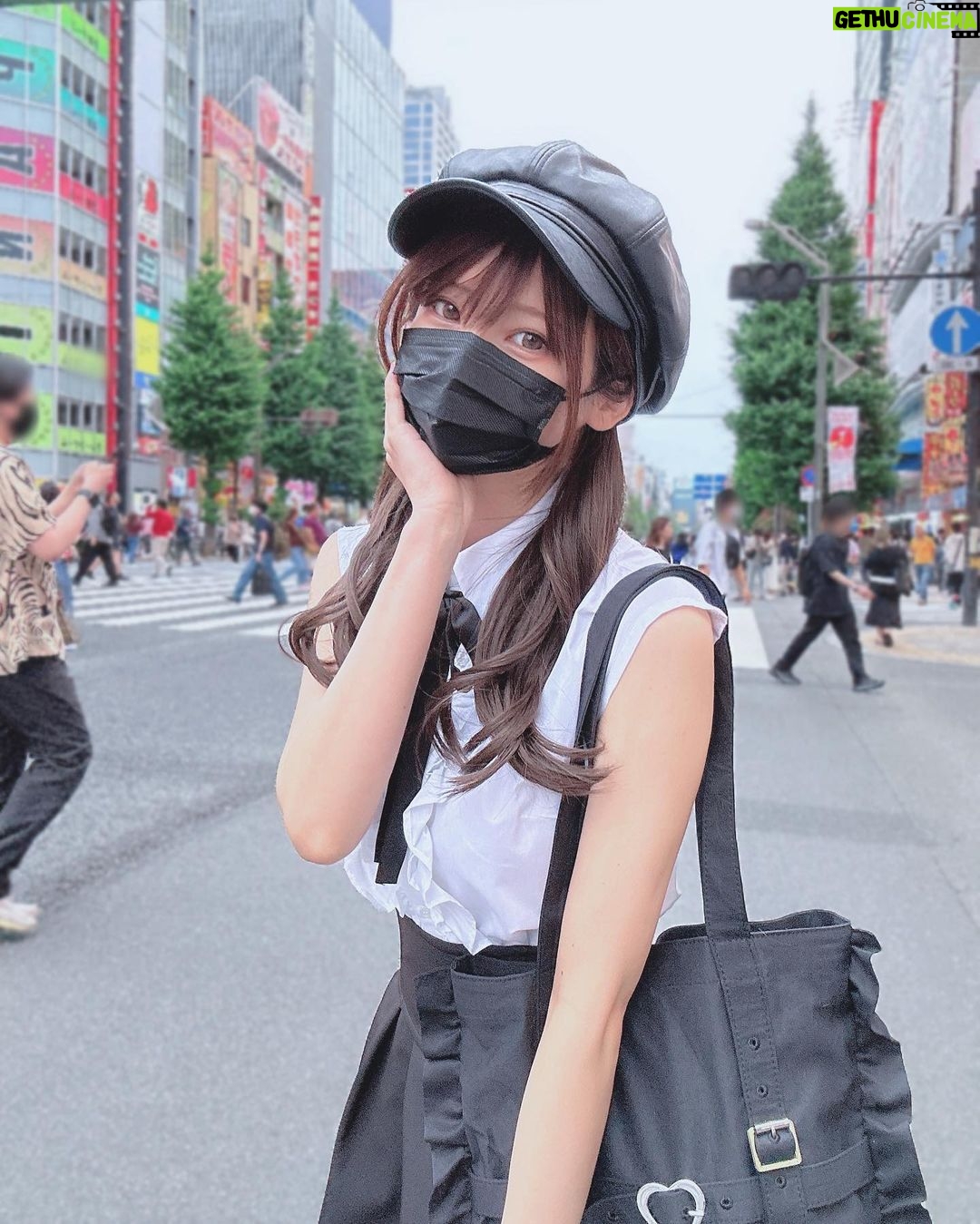 Enako - 113K Likes - 仕事で秋葉原行った日🎶
久しぶりにアキバ歩いたかも!😗😗