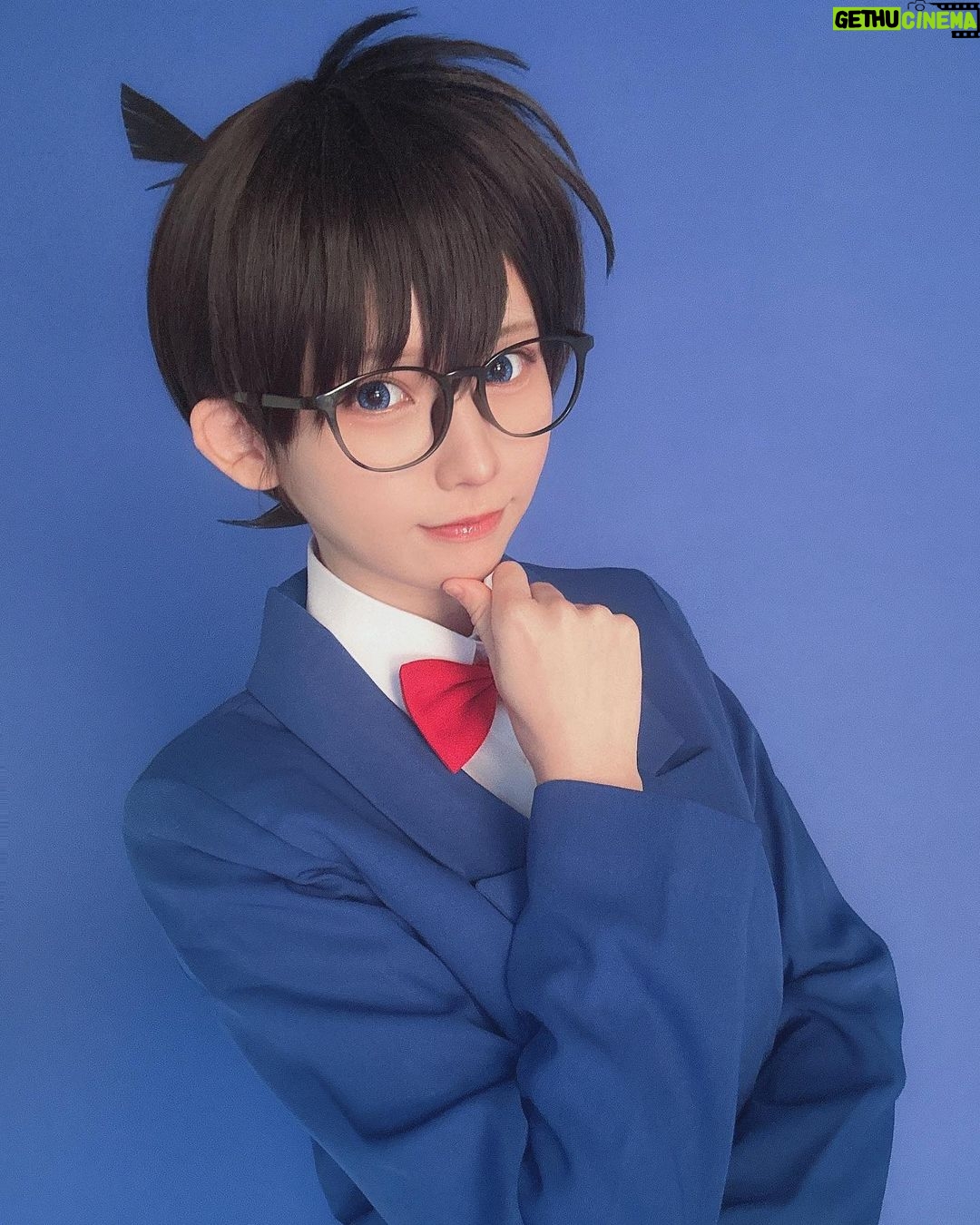 Enako - 107.1K Likes - 本日発売の『週刊少年サンデー』にて
「名探偵コナン」の劇場版公開を記念して、コラボコスプレをさせて頂きました🌟
子供の頃から見ていたコナンくんのコスプレをする日が来るとは…😭✨