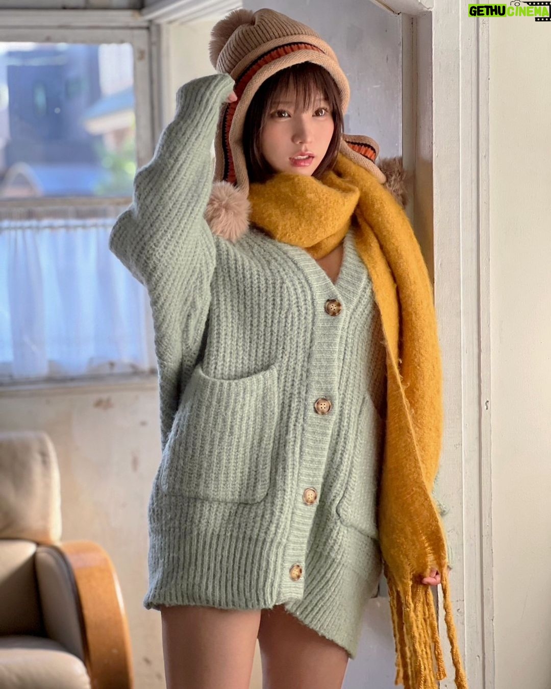 Enako Instagram - 元日から大きな震災に見舞われた皆様に、心より御見舞いを申し上げます。1日も早い復旧をお祈り致します。 私のSNSの方針として、被災地の皆様がとても心配でしたが 重要な情報が埋もれないように更新を控えておりました。 また、私自身がSNSでたくさん流れてくる痛ましい情報や映像でメンタルが不安定になってしまうこともあるため 自分のSNSではそういった話題は避けて、日常的な発信をしようと決めておりました。 今の私に出来ることは皆様の無事を祈り、1日も早く日常に戻れるよう被災地に寄付をすることだと思っています。 出来ることをしつつ、今日からまたいつも通りSNSを更新していきます。