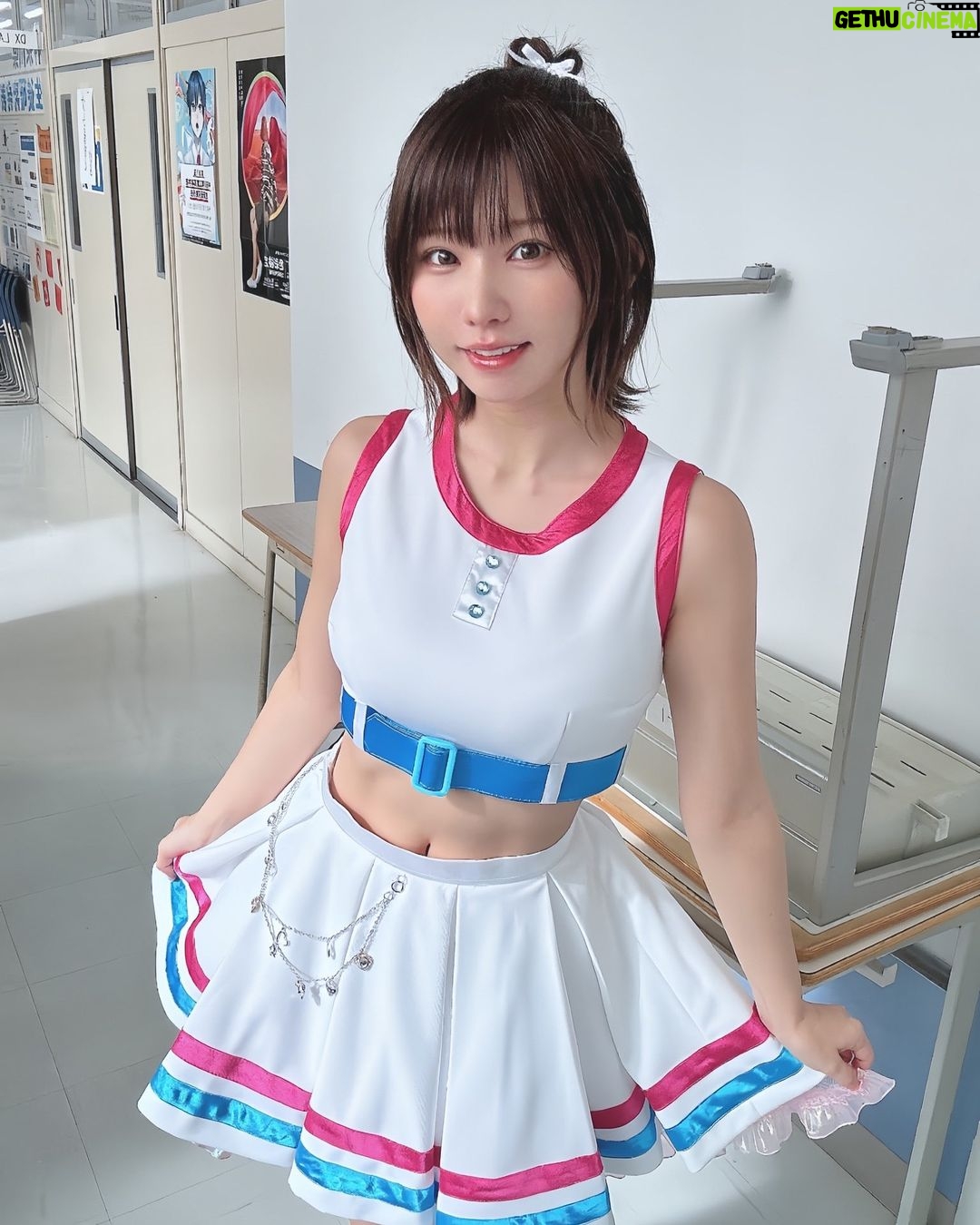 Enako Instagram - 本日20時放送の「呼び出し先生タナカ」出演します✨ みんなで学園祭にお邪魔したよ🥳