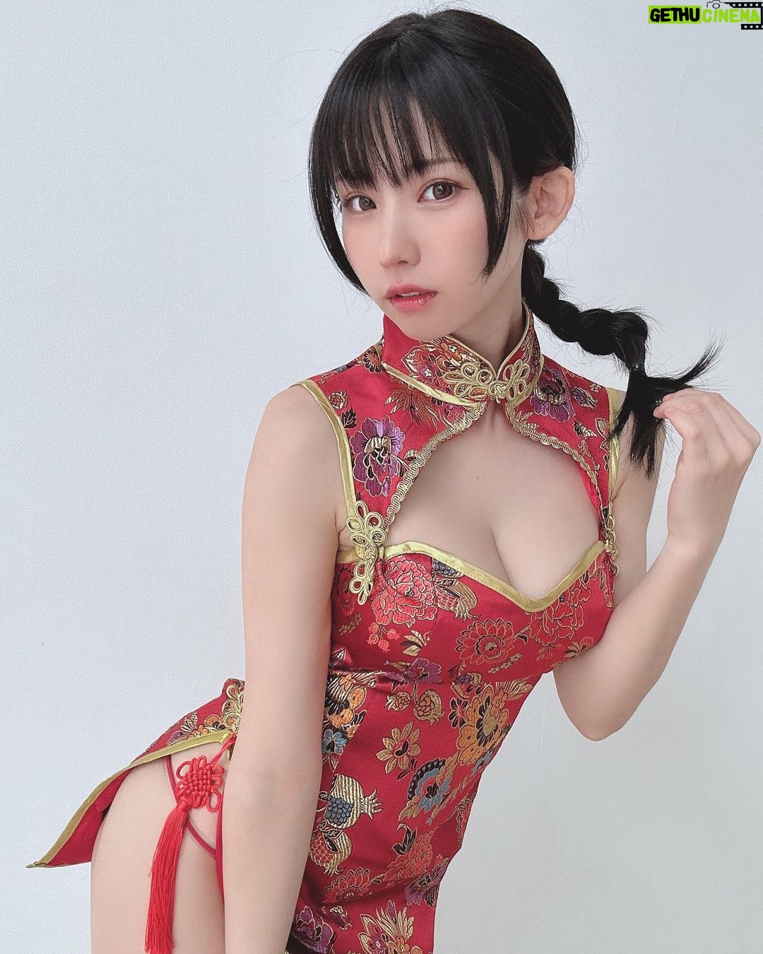Enako - 107.8K Likes - 本日発売の『月刊少年チャンピオン』表紙です🐉✨