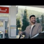 Engin Akyürek Instagram - Bambaşka ihtiyaçları olan insanların hikayelerinin anlatıldığı Shell’in yeni iletişim kampanyasında yine birlikteyiz! “İnsanların Shell’i, Hep İleride” #Shell #İnsanlarınShell’i #Hepİleride