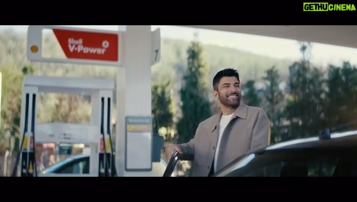 Engin Akyürek Instagram - Bambaşka ihtiyaçları olan insanların hikayelerinin anlatıldığı Shell’in yeni iletişim kampanyasında yine birlikteyiz! “İnsanların Shell’i, Hep İleride” #Shell #İnsanlarınShell’i #Hepİleride
