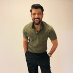 Engin Akyürek Instagram - Sevginiz , güzel dilekleriniz , ve gerçekleştirdiğiniz anlamlı ve değerli etkinlikler için çok teşekkür ediyorum. Sevgiyle sarılalım tüm dünyaya hep beraber. Sevgiler selamlar. 😊 / Thank you very much for your love, good wishes, and significant and precious activities which you have carried out. Let's hug the whole world together with love. Love and greetings. 😊