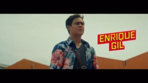 Enrique Gil Instagram - BIG BIRD REVEALED! 💥🐔

‘I Am Not Big Bird’ directed by Victor Villanueva, starring Enrique Gil with Pepe Herrera, Nikko Natividad, and Red Ollero.

Releasing exclusively in cinemas on Valentine’s Day, February 14 😜💦

#BigBirdReveal #IAmNotBigBird