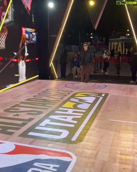 Enrique Gil Instagram - Day 2 was a blast thanks @nba #NBAAllStar #NBAHouse #nbacrossover #nbaallstarweekend