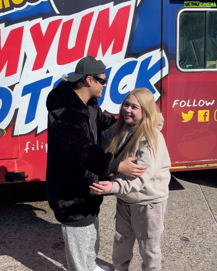 Enrique Gil - 121.4K Likes - One day in Salt Lake and already in love with the city ❄️
Can’t wait for the #NBAAllStar to tip off tomorrow 🔥