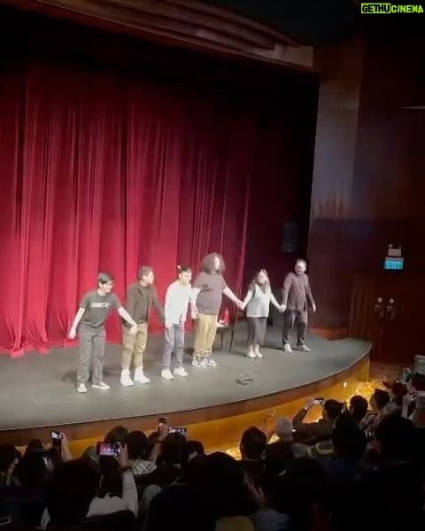 Enrique Gil Instagram - Congrats @comedybyred had so much fun last night😂 For more shows and events, check out www.ticket2me.net