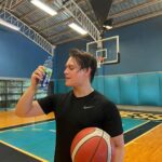 Enrique Gil Instagram - Basketball sunday! 🏀⛹️‍♂️ What makes today extra refreshing after our game is my B’lue Vitaboost with Vit. B and C. Much needed boost to my immunity especially this rainy season. Perfect time to get your B’lue faves at 50% off tomorrow! Available in selected convenience stores nationwide! 💙 @livetofeel_blue
