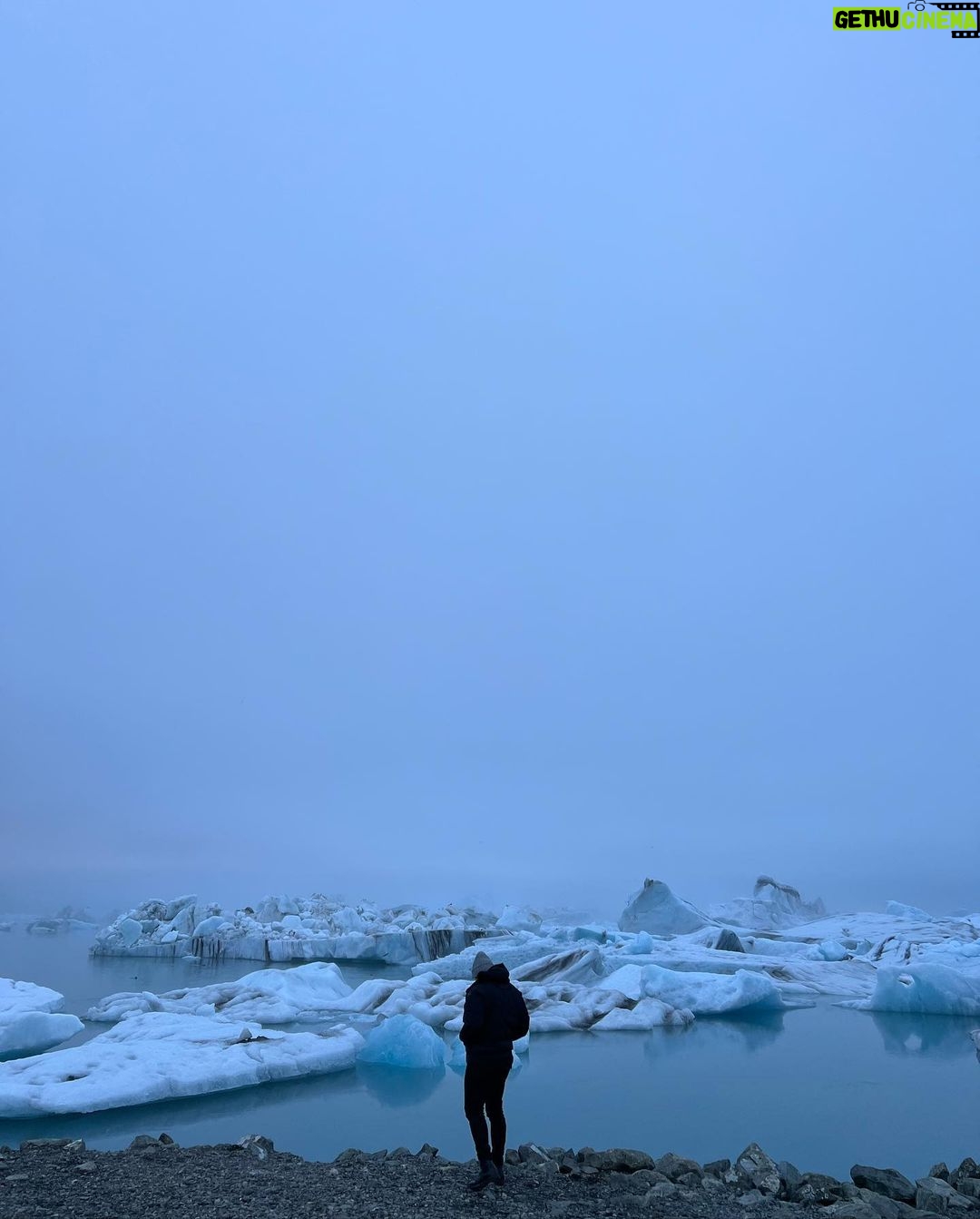 Enrique Gil Instagram - 馃馃Ν J枚kuls谩rl贸n Glacial Lagoon