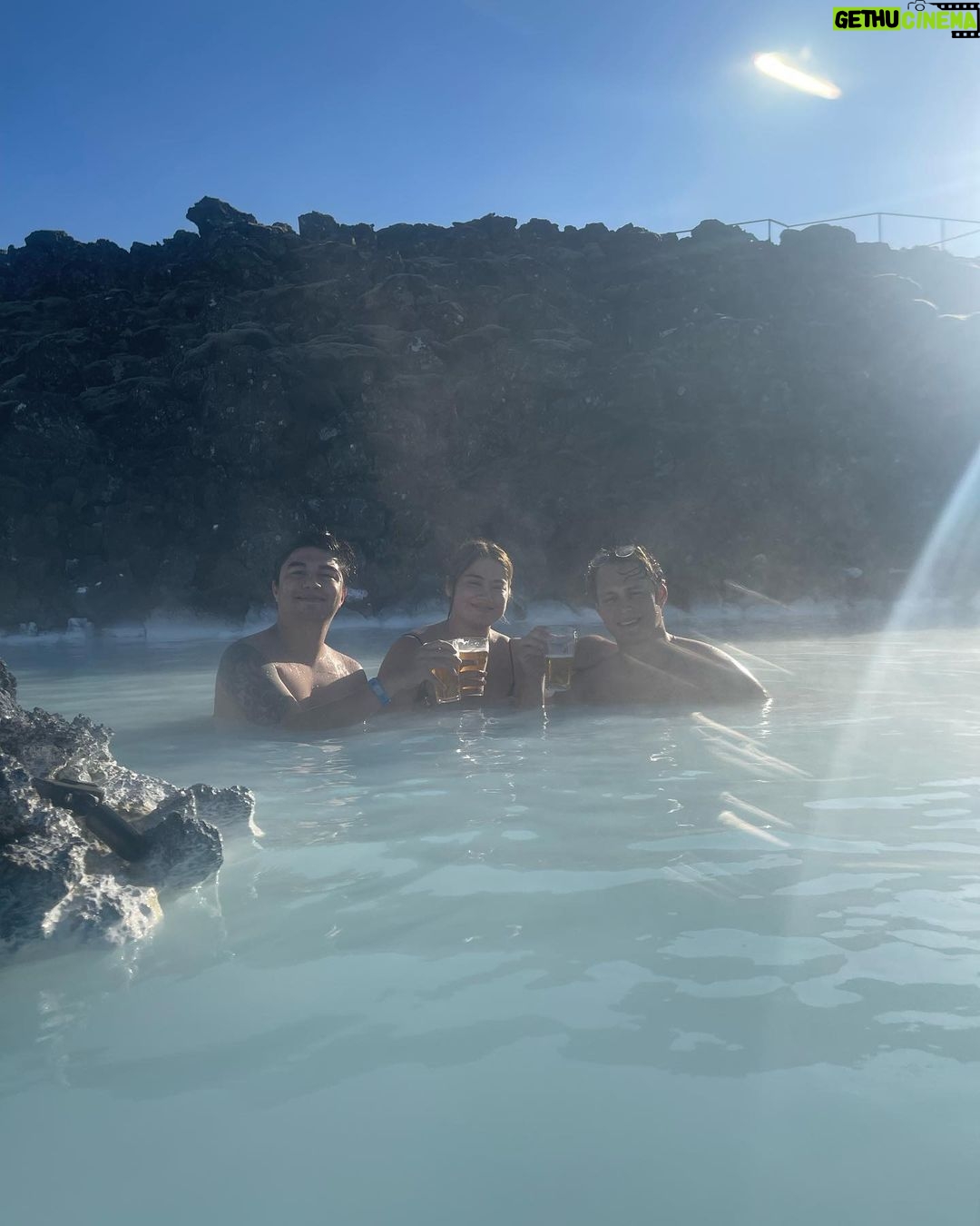 Enrique Gil Instagram - πΆβπ«οΈ Blue Lagoon Iceland