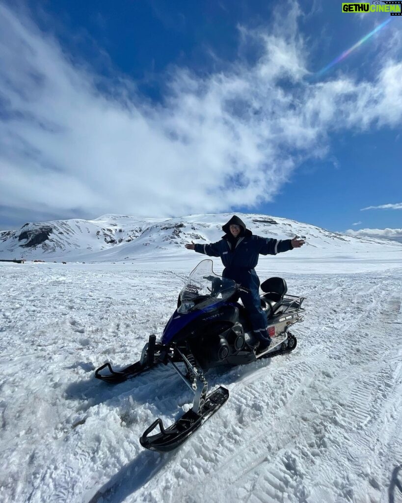 Enrique Gil Instagram - 🇮🇸 Langjokull Glacier, Iceland