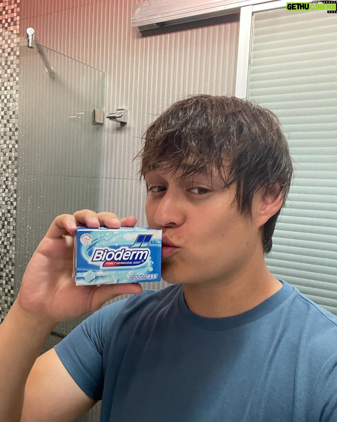 Enrique Gil Instagram - Freshness check mga ka-tropa! For cool and fresh feeling all day, make sure to level-up ligo na with Bioderm Coolness! Talagang mapapa #LoveTheCoolness ka dito. Stay cool and fresh baby 😉