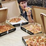 Enrique Gil Instagram - Ohh my!!!! 😱😱😱 What have they done!!?! Guys... THIS IS IT! To the highest level na ang cheese and toppings ng newest #ExtremeOverload pizzas ng @greenwichpizza!🔥🔥🔥 I was mind blown when I tried the four new extremified flavors — the Extreme Hawaiian Overload, Extreme All-In Overload, Extreme Pepperoni Overload and Extreme All Meat Overload! Extremely delicious talaga, mga kabarkada!!! Pwedeliver na at #5-55-55, GreenwichDelivery.com or visit any of their stores nationwide today! We only go Extreme!!! 🔥🔥🔥