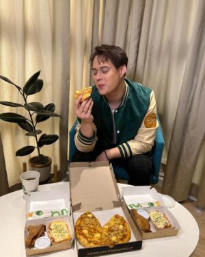 Enrique Gil Instagram - Feeling cheesy this February? Grab the Greenwich Valentines bundle for your special someone 😉❤️ promo starts from feb 10-14 2022 stay cheesy everbody!
