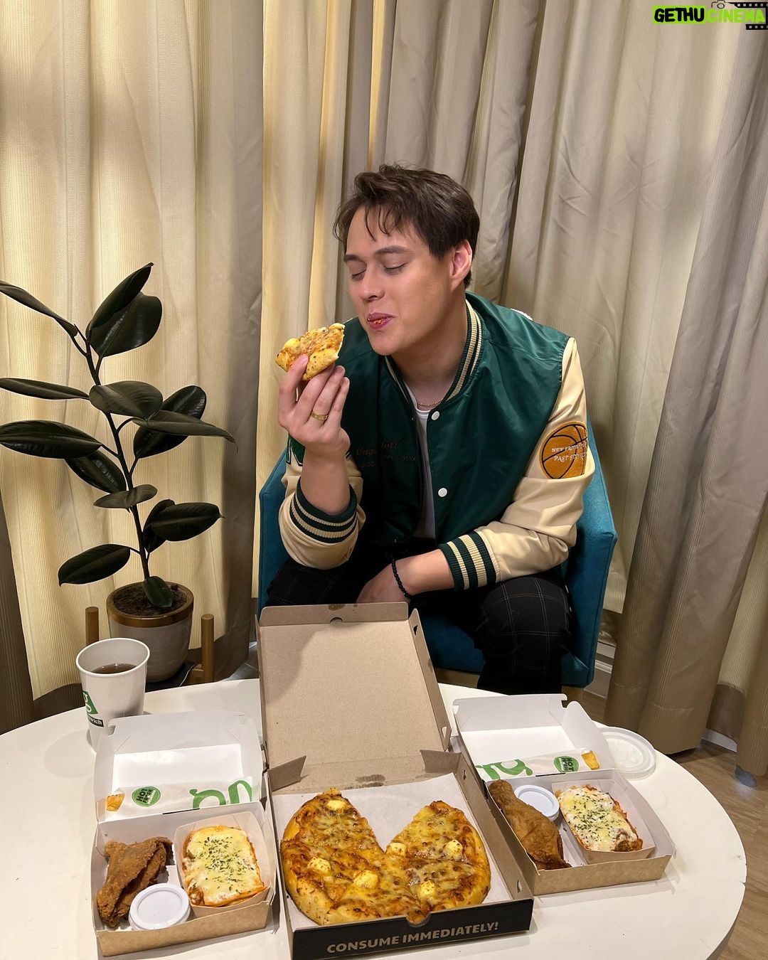 Enrique Gil - 81.8K Likes - Feeling cheesy this February? Grab the Greenwich Valentines bundle for your special someone 😉❤️ promo starts from feb 10-14 2022 stay cheesy everbody!
