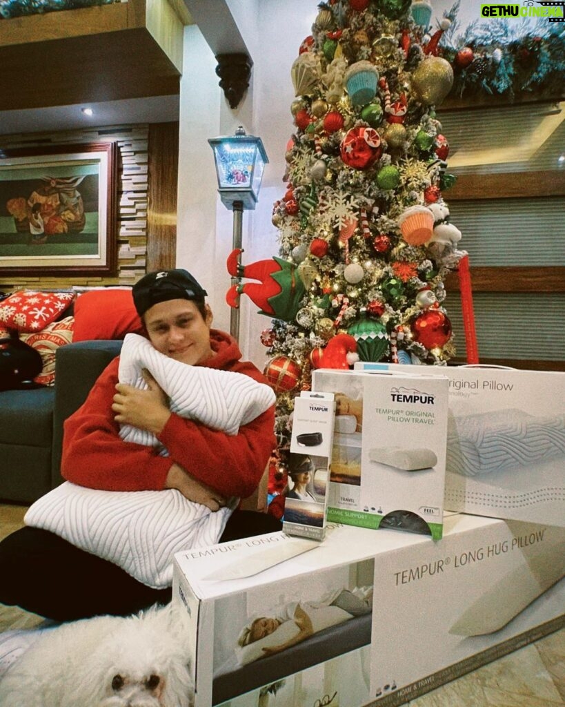 Enrique Gil Instagram - I must say sleeping has never been the same with my @tempurph pillows that follows the contour of your body and has smartcool technology! ❄️😉 so no more stiff necks and hotspots for me. Perfect as a gift to yourself or loved ones!❤️ Sleep Game 💯 https://bit.ly/TPEnriqueHolidaySale