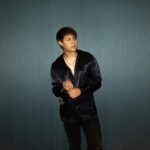 Enrique Gil Instagram - Midnight Madness 🖤