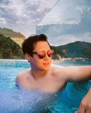 Enrique Gil Instagram - Paradise 🏝