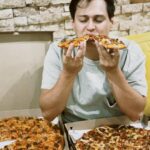 Enrique Gil Instagram - Lonely ba kapag wala kang ka-partner sa kain? It's always a good time to treat the fam! 🤑🙌 Buy 1 15” All-In Overload® and get 50% Off on 15” Cheeseburger or Cheesy Bacon & Ham Classic this September 30 to October 2. 🤤🍕🍕 Order in advance na through Take-out, call 📞 #5-55-55 or any of our stores found here: https://stores.jfc.com.ph/greenwich.html