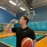 Enrique Gil Instagram - Basketball sunday! 🏀⛹️‍♂️ What makes today extra refreshing after our game is my B’lue Vitaboost with Vit. B and C. Much needed boost to my immunity especially this rainy season. Perfect time to get your B’lue faves at 50% off tomorrow! Available in selected convenience stores nationwide! 💙 @livetofeel_blue