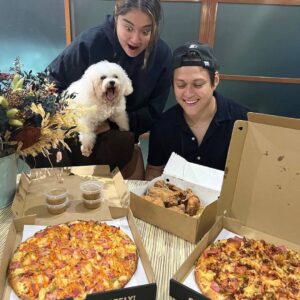 Enrique Gil Instagram - Spicy season is here guys!! 🌶 🌶🌶 It’s time to spice things up with the all new Spicy Hawaiian Overload and the Spicy All-in Overload of Greenwich. Of course, the Chicken & Waves with Creamy Chilip Dip! Is muy caliente!! Order na this weekend! For the fam or the barkada! 🔥🔥🔥

Visit greenwichdelivery.com, Greenwich Barkada Messenger, or your fave food apps. Also available for dine-in and takeout in @greenwichpizza stores nationwide.