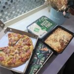 Enrique Gil Instagram - Who’s hungry?? It’s merienda time!! 🤣“Exclusive offer alert, mga kabarkada! Do you have your #OverloadRewardsCard from @greenwichpizza yet? I got my favorite 9-inch Hawaiian Overload, a regular pan of Meaty Spaghetti and 1.5L of softdrinks for only P539! Nagpa-deliver tuloy ako ng 2 bundles na perfect merienda this weekend! Valid for take-out also. With your use of Overload Rewards Card in your purchases, you also earn points that you may use to redeem free food later on and may month-long of FREE birthday treats just for you!”