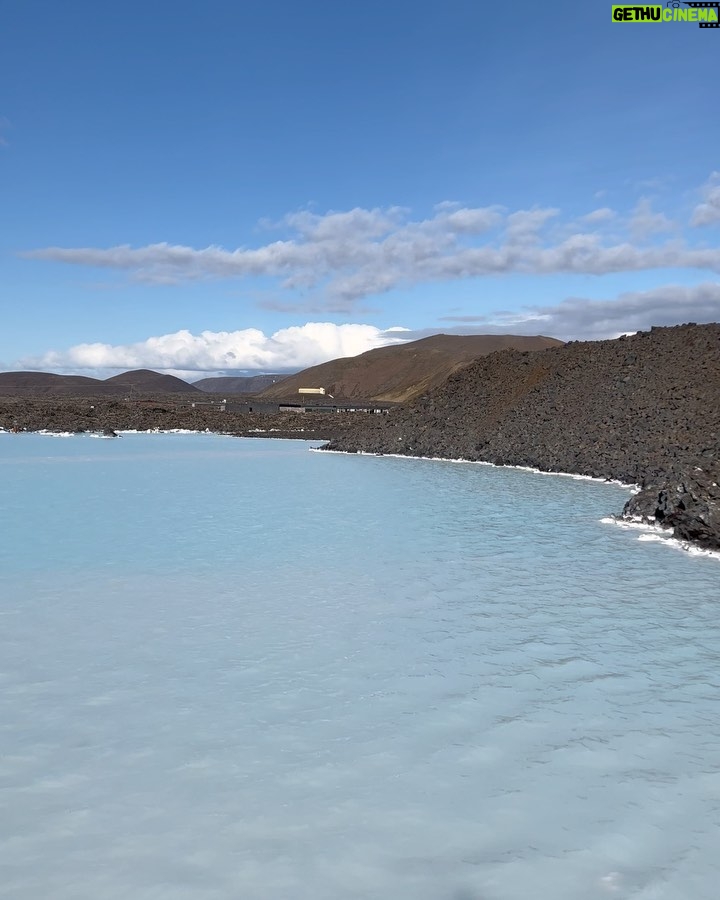 Enrique Gil Instagram - πΆβπ«οΈ Blue Lagoon Iceland