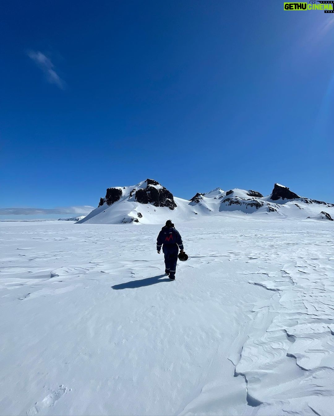 Enrique Gil Instagram - Lost in the frost ❄️ Langjokull Glacier, Iceland