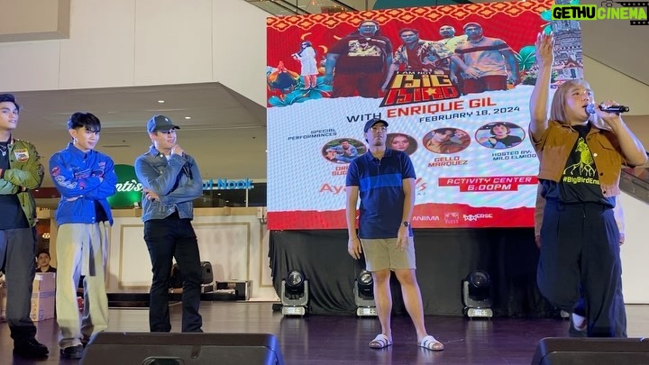 Enrique Gil Instagram - Maraming salamat sa pasabog #BigBirdEnergy ngayong BIG Weekend sa Ayala Malls Cloverleaf with BIG Bird Enrique Gil, Drei Sugay, Angela Ken, and Gello Marquez! 💥🐔 #IAmNotBigBird NOW SHOWING Exclusively in cinemas nationwide!⚠️ UNCUT & R-16 🍌👀