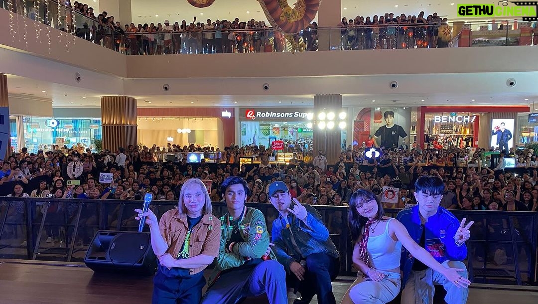 Enrique Gil Instagram - Maraming salamat sa pasabog #BigBirdEnergy ngayong BIG Weekend sa Ayala Malls Cloverleaf with BIG Bird Enrique Gil, Drei Sugay, Angela Ken, and Gello Marquez! 💥🐔 #IAmNotBigBird NOW SHOWING Exclusively in cinemas nationwide!⚠️ UNCUT & R-16 🍌👀