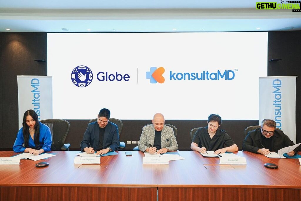 Enrique Gil Instagram - Proud to welcome Enrique Gil as the Chief Communications and Impact Officer of KonsultaMD! 💙🧡 We want to deeply express our gratitude for all of the parties who made this possible. Mr. Enrique Gil, KonsultaMD's Chief Communications and Impact Officer. Mr. Ernest Cu, Globe Group President and Chief Executive Officer. Mr. Cholo Tagaysay, KonsultaMD's President and Chief Executive Officer. Mr. Ranvel Rufino, Strategic Partner. Ms. Pamela Lee, KonsultaMD's Head of Marketing and Partnerships. #IKonsultaMoNaYan #EnriqueGil #KonsultaMD #QuenKMD #Quen #EnriquexKonsultaMD #EnriqueKMD #EnriqueGilForKonsultaMD